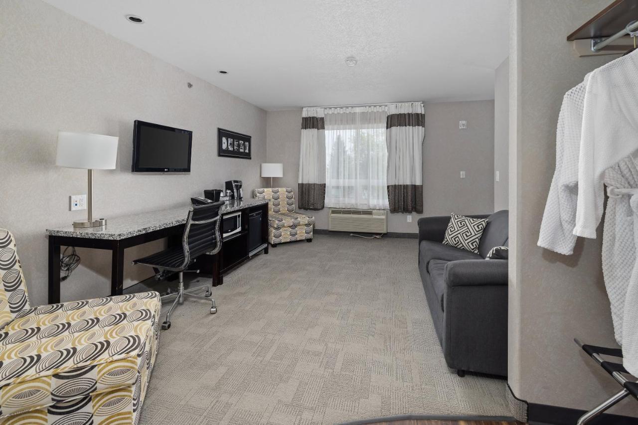 Home Inn & Suites Yorkton Dış mekan fotoğraf